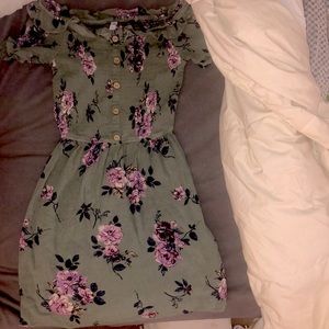 Green dress for sale! Ages 10+